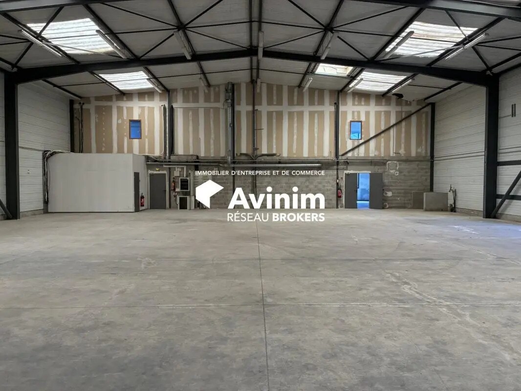 Industrial in Aix-en-Provence for lease Building Photo- Image 1 of 14