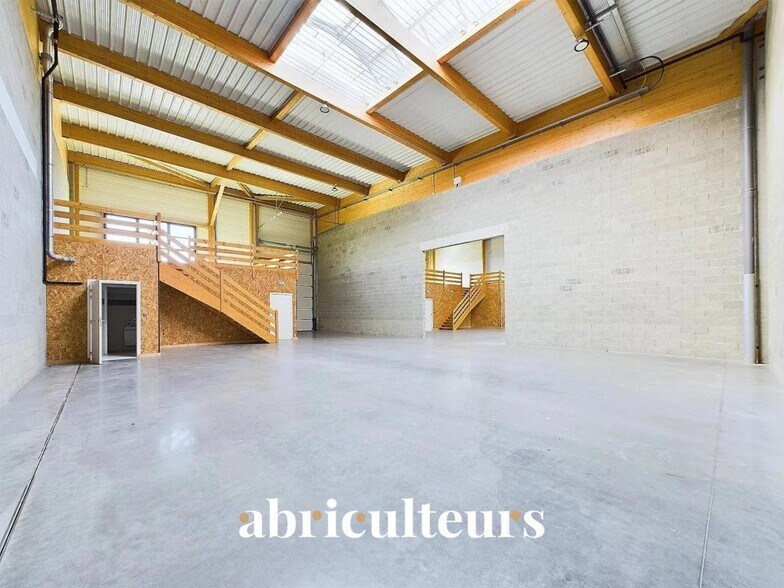Flex in Gellainville for lease - Building Photo - Image 3 of 11