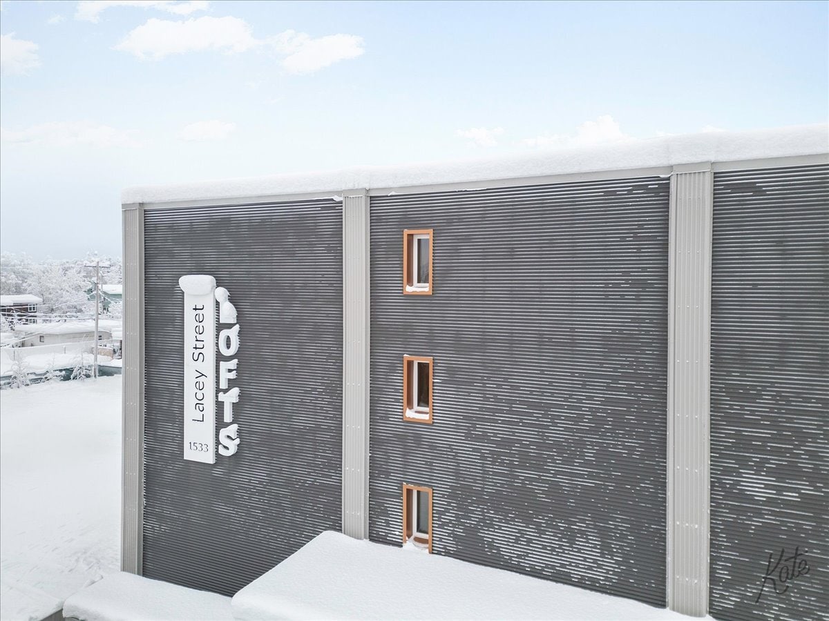 1533 Lacey St, Fairbanks, AK for sale Primary Photo- Image 1 of 22