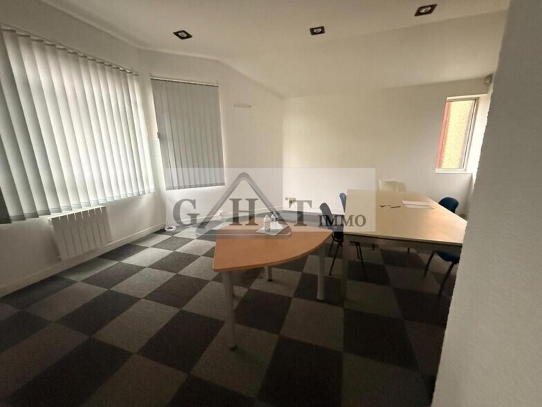 Office in Linas for lease - Interior Photo - Image 2 of 6