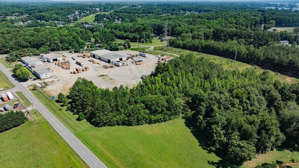7963-7971 Graham Rd, Denver, NC à vendre - Photo du bâtiment - Image 3 de 6