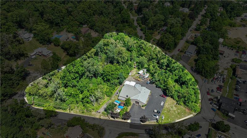 560 Hoover Rd, Penn Hills, PA à vendre - Photo du bâtiment - Image 3 de 43