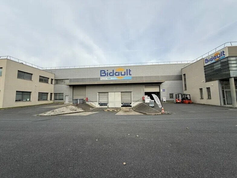 Industriel dans Gennevilliers à louer - Photo du bâtiment - Image 3 de 12