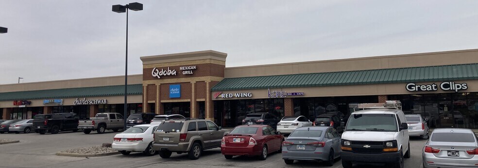 1305 Veterans Pky, Clarksville, IN à louer - Photo du bâtiment - Image 3 de 4