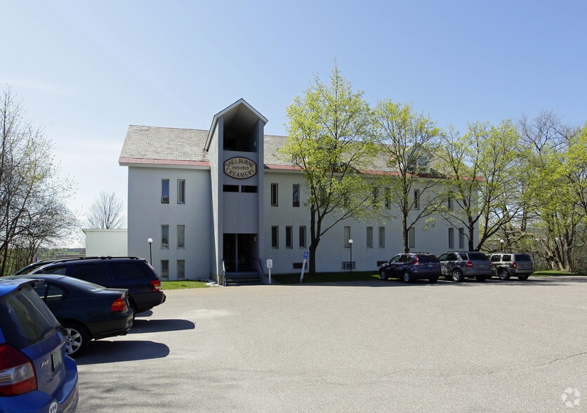 5138 Shelburne Rd, Shelburne, VT à vendre - Photo principale - Image 1 de 19