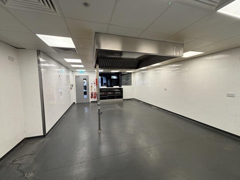 17-18 Market Pl, Glastonbury à louer - Photo du bâtiment - Image 3 de 6