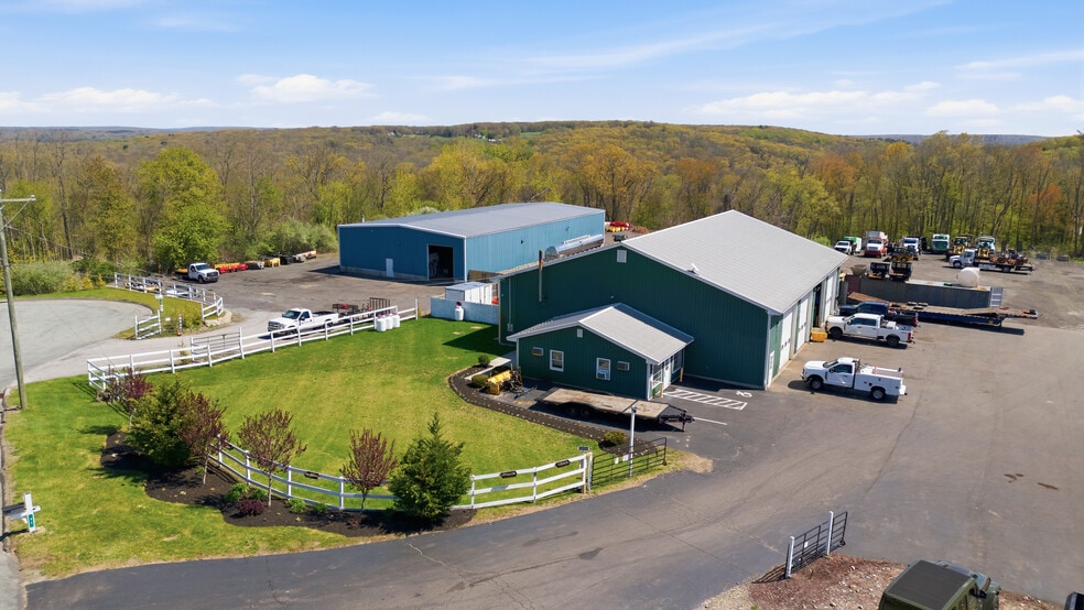 13 Tyler Dr, North Franklin, CT for sale - Building Photo - Image 1 of 38