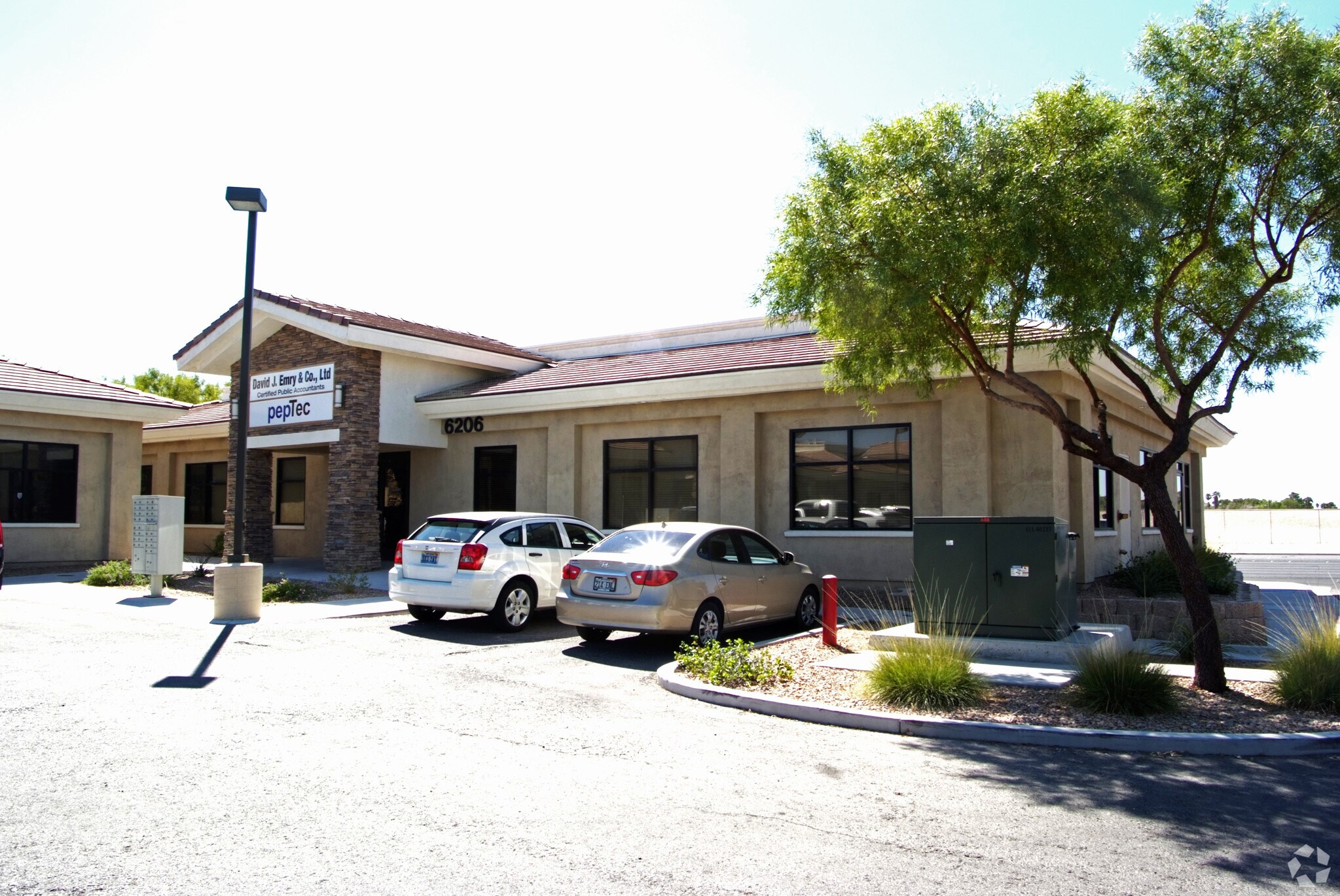 6206 W Desert Inn Rd, Las Vegas, NV for lease Primary Photo- Image 1 of 9