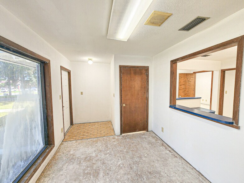 11121 SE 53rd Ct, Belleview, FL à vendre - Photo du bâtiment - Image 3 de 49