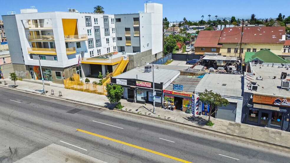 2116-2118 S Central Ave, Los Angeles, CA à vendre - Photo du bâtiment - Image 3 de 3