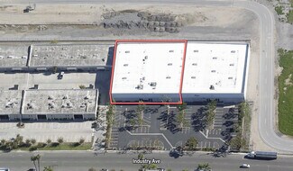Plus de détails pour 3648-3650 N Industry Ave, Lakewood, CA - Industriel à louer