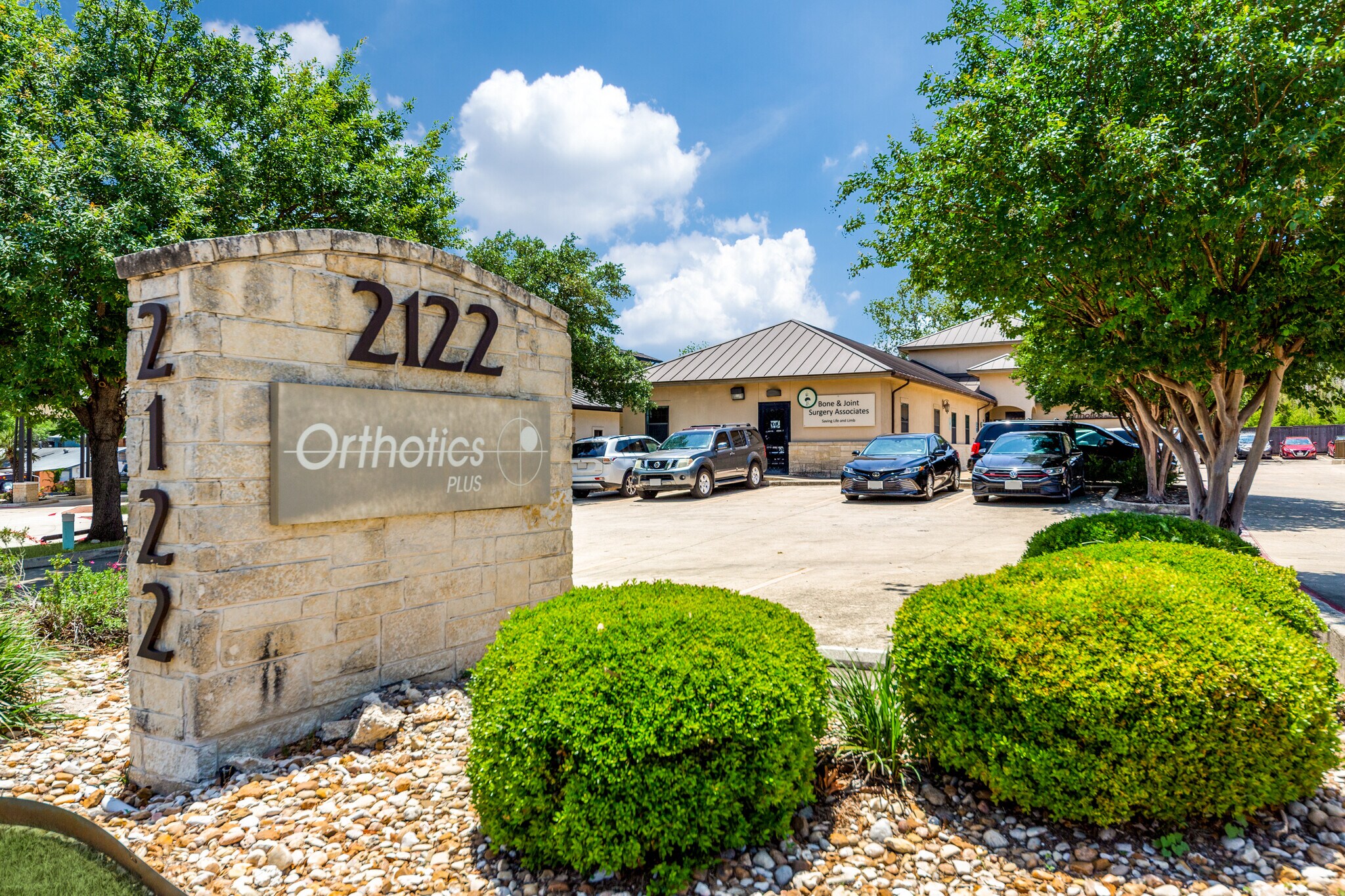 2122 Babcock Rd, San Antonio, TX à vendre Photo du bâtiment- Image 1 de 1