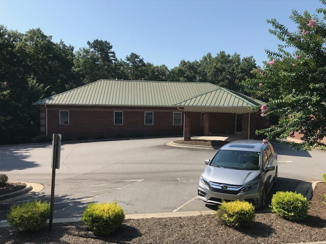 525 Samaritans Ridge Ct, Elkin, NC à vendre Photo principale- Image 1 de 14