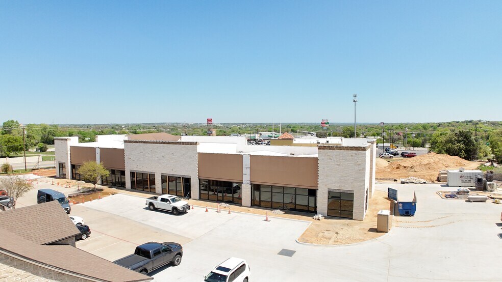 1800 Santa Fe Dr, Weatherford, TX à louer - Photo du bâtiment - Image 2 de 7