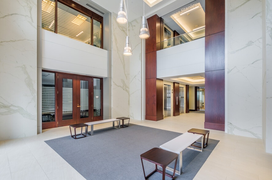 6101 Carnegie Blvd, Charlotte, NC for lease - Building Photo - Image 3 of 14