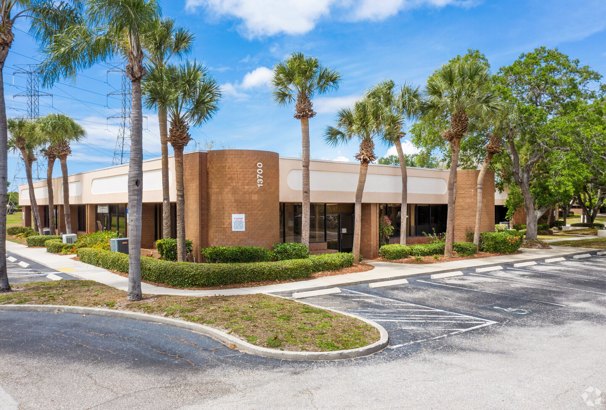 13700 N 58th St, Clearwater, FL à louer Photo principale- Image 1 de 8