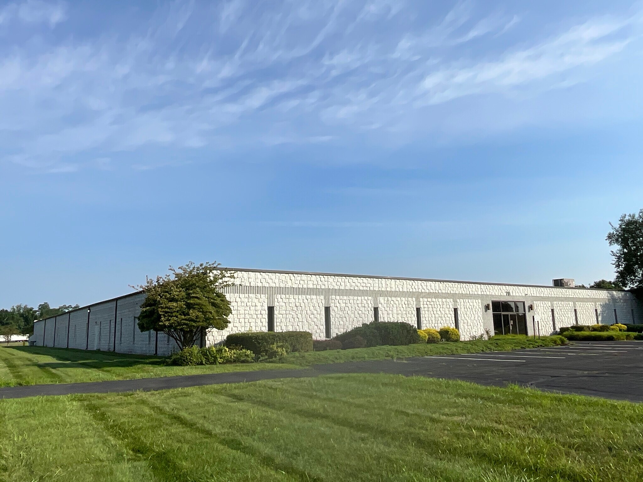 79 Gen Creighton W Abrams Dr, Agawam, MA à louer Photo du bâtiment- Image 1 de 2