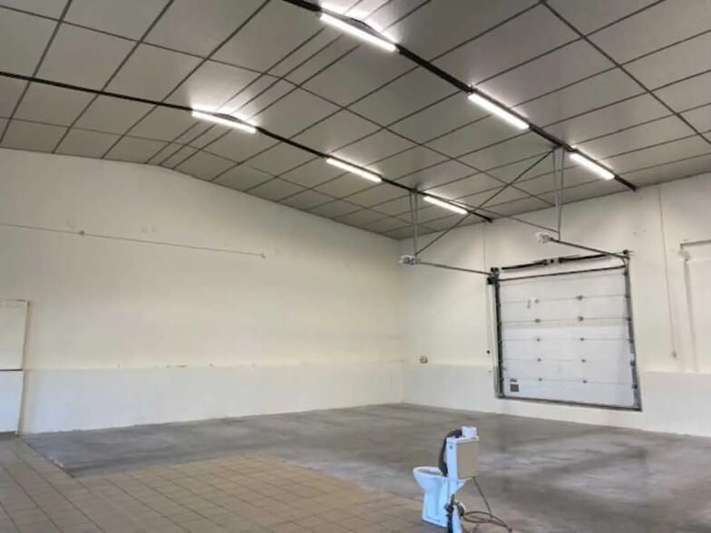 Flex dans Décines-Charpieu à louer - Photo intérieure - Image 2 de 4