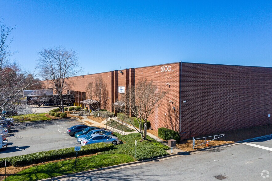 5100 W WT Harris Blvd, Charlotte, NC for lease - Building Photo - Image 2 of 18