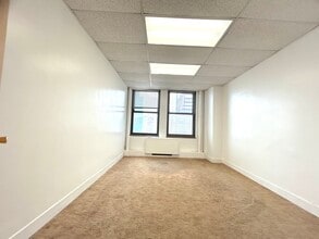 175 Main St, White Plains, NY for lease Interior Photo- Image 2 of 6