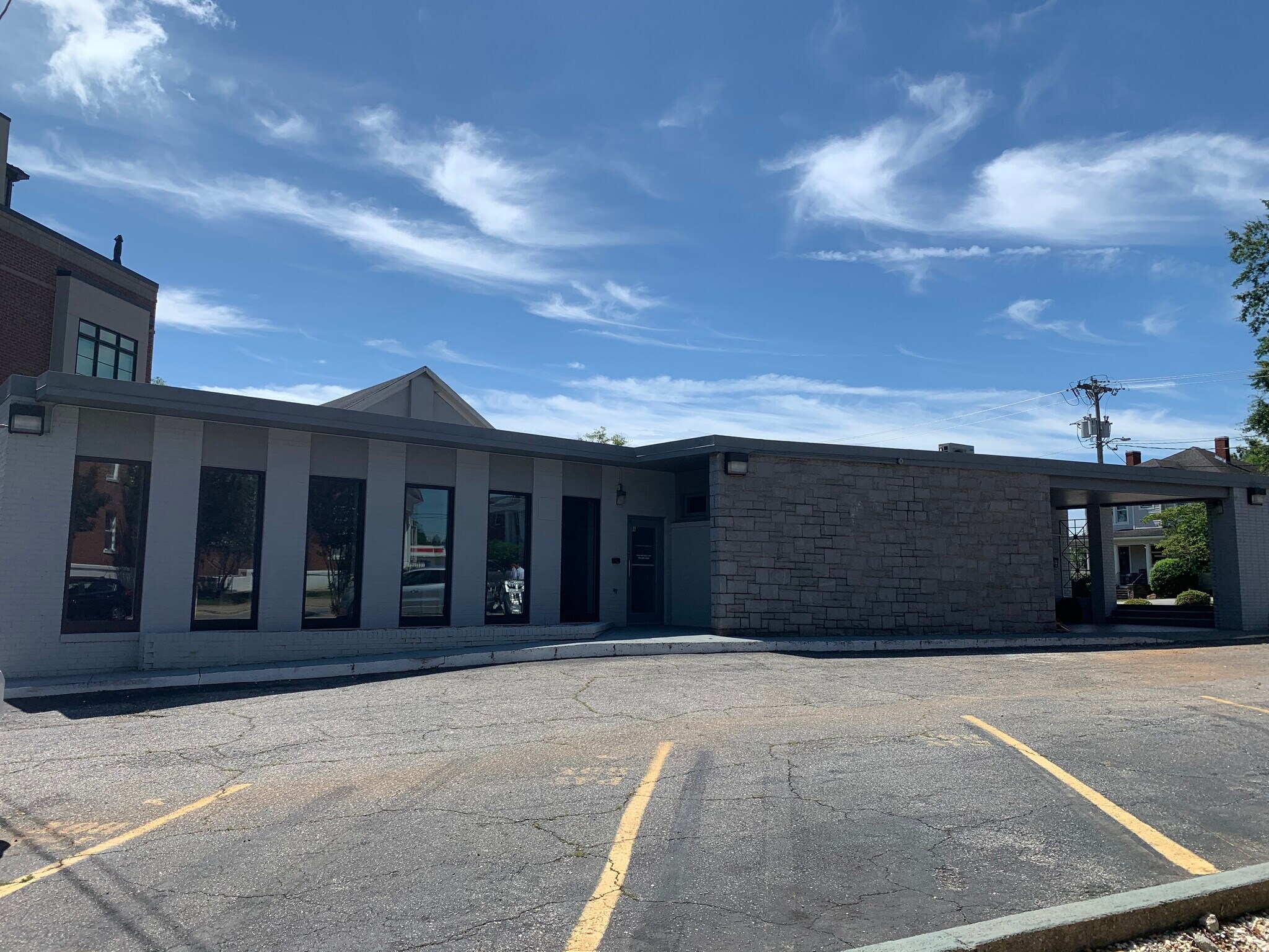 9 Anderson St, Greenville, SC for lease Building Photo- Image 1 of 2