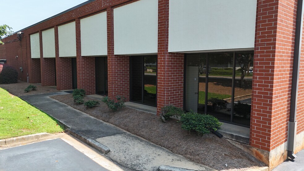 2029-2033 Tucker Industrial Rd, Tucker, GA à louer - Photo du bâtiment - Image 2 de 4