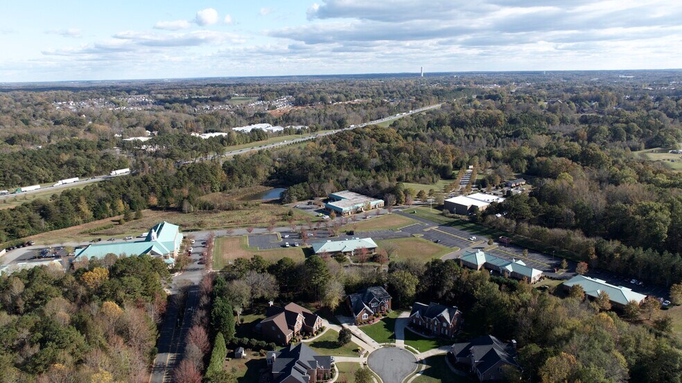 15820 Northcross dr, Huntersville, NC for sale - Building Photo - Image 3 of 11