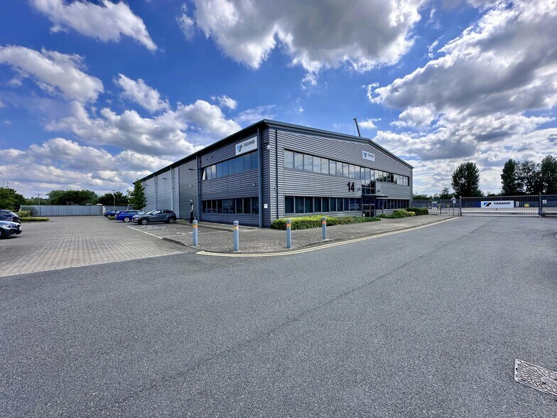 14 Drakes Dr, Long Crendon à louer - Photo du bâtiment - Image 2 de 18