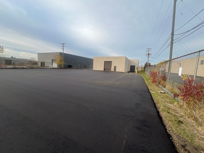 12499 Delta St, Taylor, MI for lease - Building Photo - Image 3 of 10