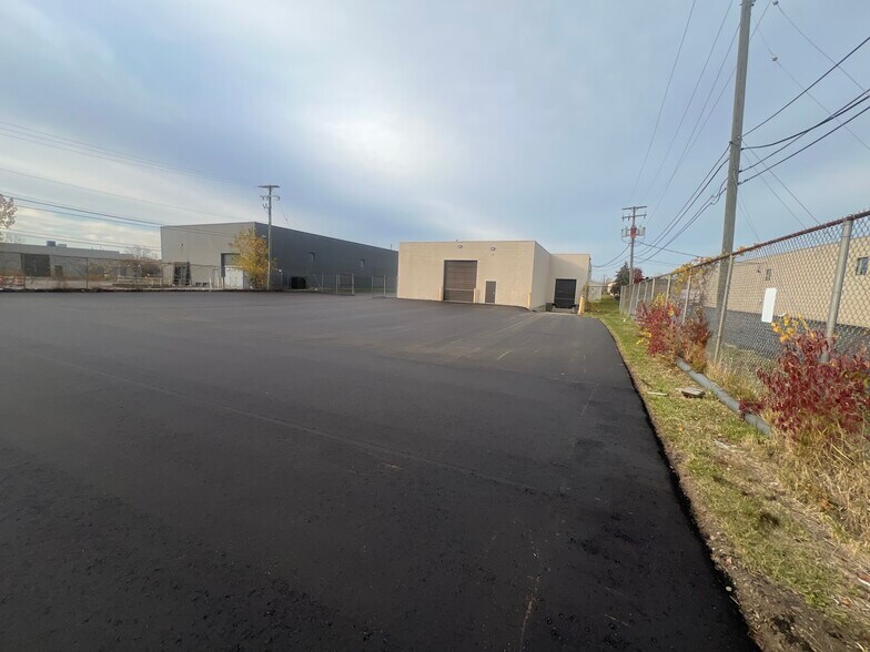 12499 Delta St, Taylor, MI à louer - Photo du bâtiment - Image 3 de 10