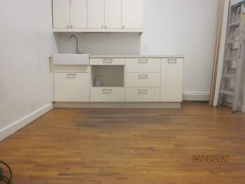 102 S 6th St, Brooklyn, NY for lease - Primary Photo - Image 1 of 14