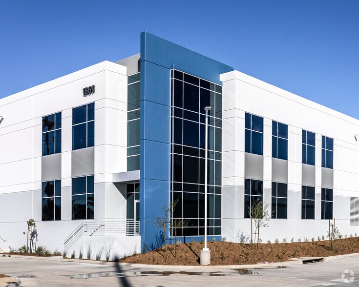 1861 Mountain View, Redlands, CA for lease - Building Photo - Image 1 of 5