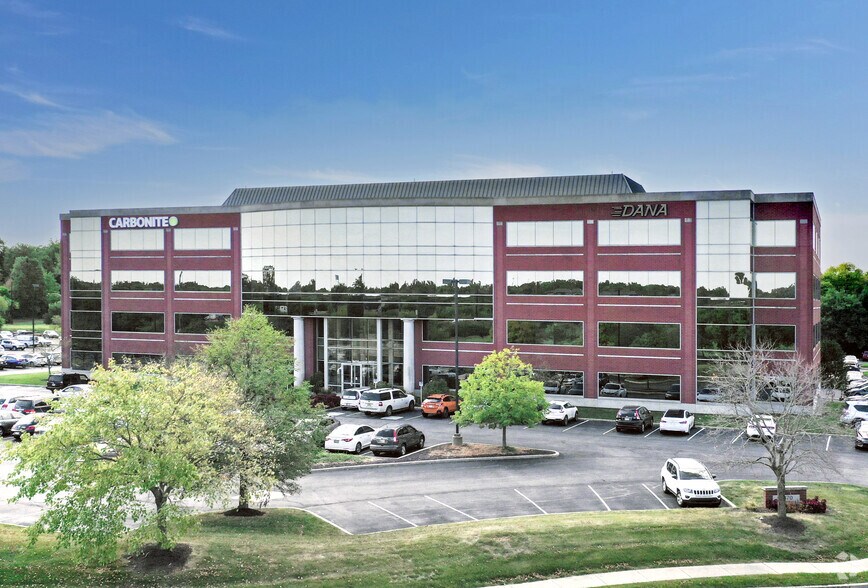 8470 Allison Pointe Blvd, Indianapolis, IN à louer - Photo du bâtiment - Image 2 de 12