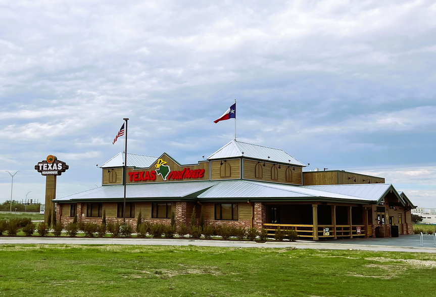 12301 South Fwy, Burleson, TX for sale - Primary Photo - Image 1 of 1