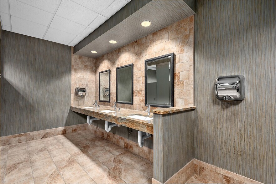 1200 Ridgefield Blvd, Asheville, NC à louer - Photo intérieure - Image 3 de 8
