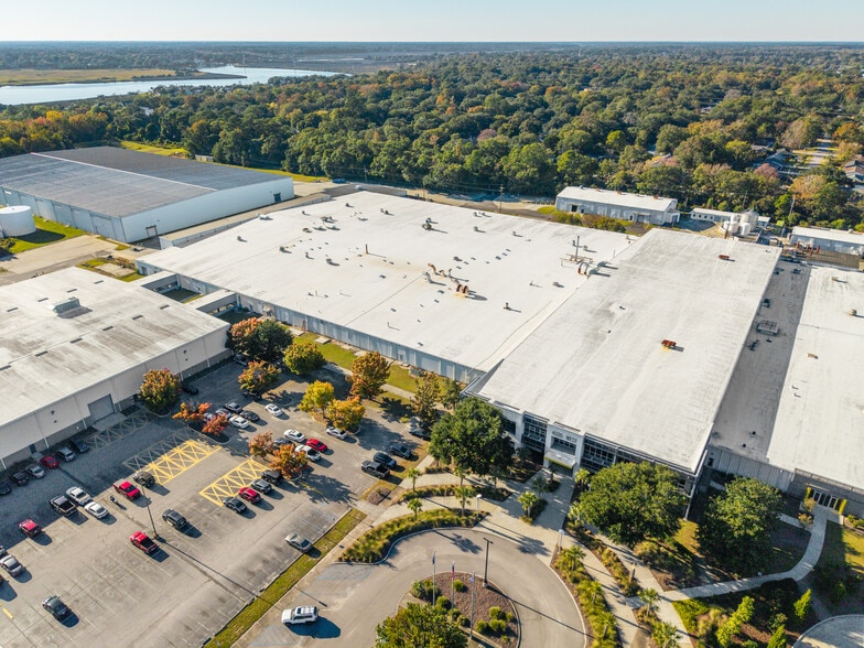 4500 Leeds Ave, North Charleston, SC for lease - Building Photo - Image 2 of 9