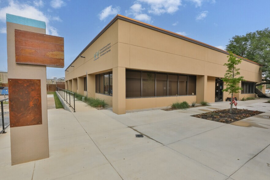 16441 Space Center Blvd, Houston, TX à louer - Photo du bâtiment - Image 3 de 11