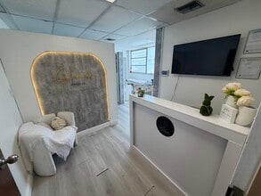 601 SW 57th Ave, Miami, FL à vendre Photo intérieure- Image 1 de 10