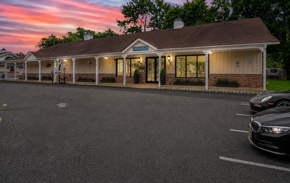 2 Monmouth Ave, Freehold, NJ for lease - Building Photo - Image 1 of 4