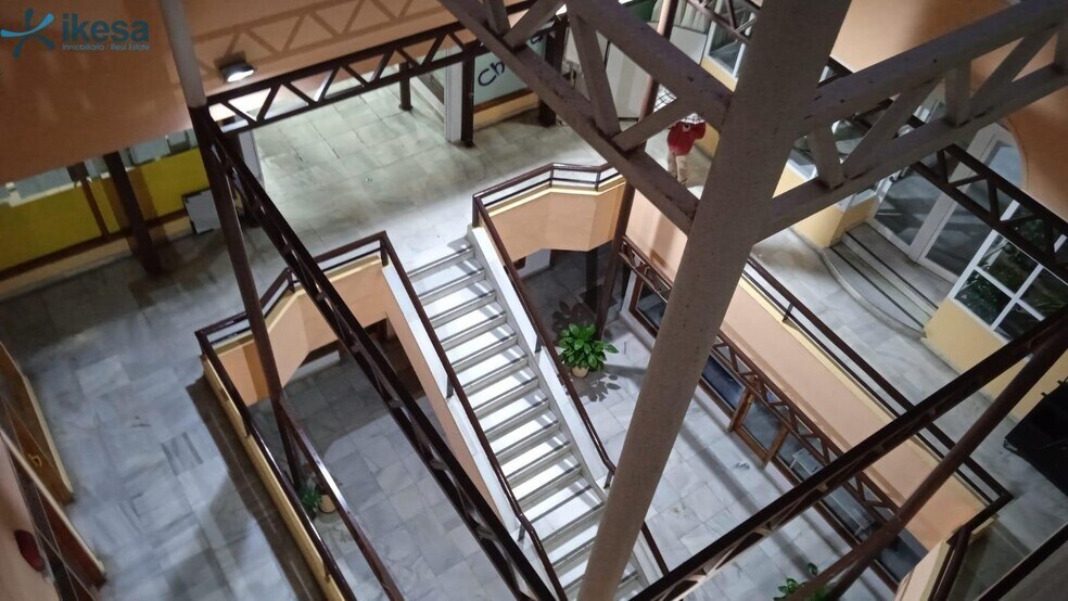 Office in Jerez de la Frontera, Cádiz for sale - Building Photo - Image 3 of 24