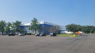 Plus de détails pour 30 Runway Rd, Levittown, PA - Industriel à louer