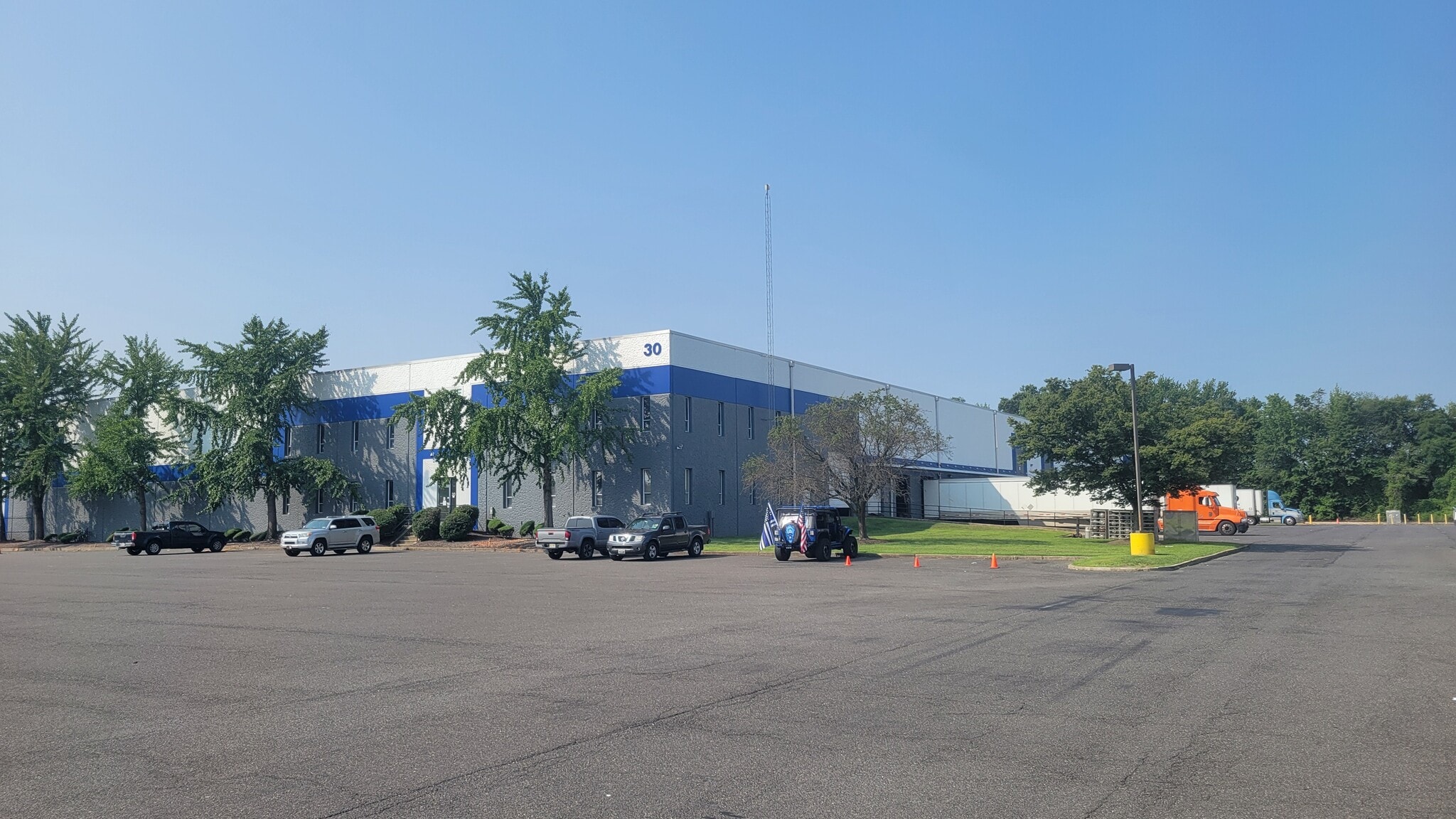30 Runway Rd, Levittown, PA for lease Building Photo- Image 1 of 10