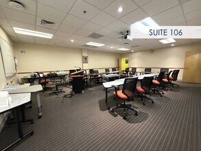 2111 S Oak St, Champaign, IL for lease Interior Photo- Image 2 of 5