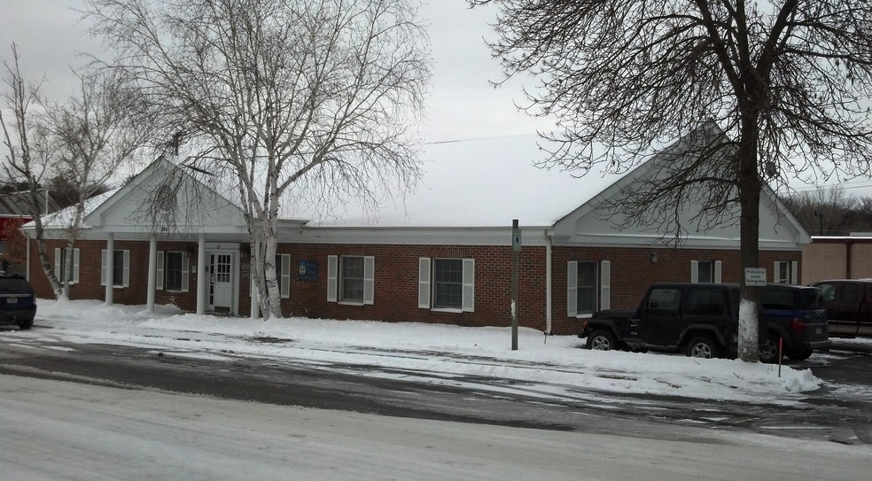 204 3rd Ave, Osceola, WI à louer - Photo du bâtiment - Image 2 de 3