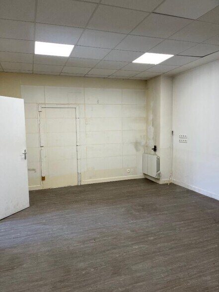 9 Rue Pierre Et Marie Curie, Ivry-sur-Seine for lease - Building Photo - Image 2 of 7