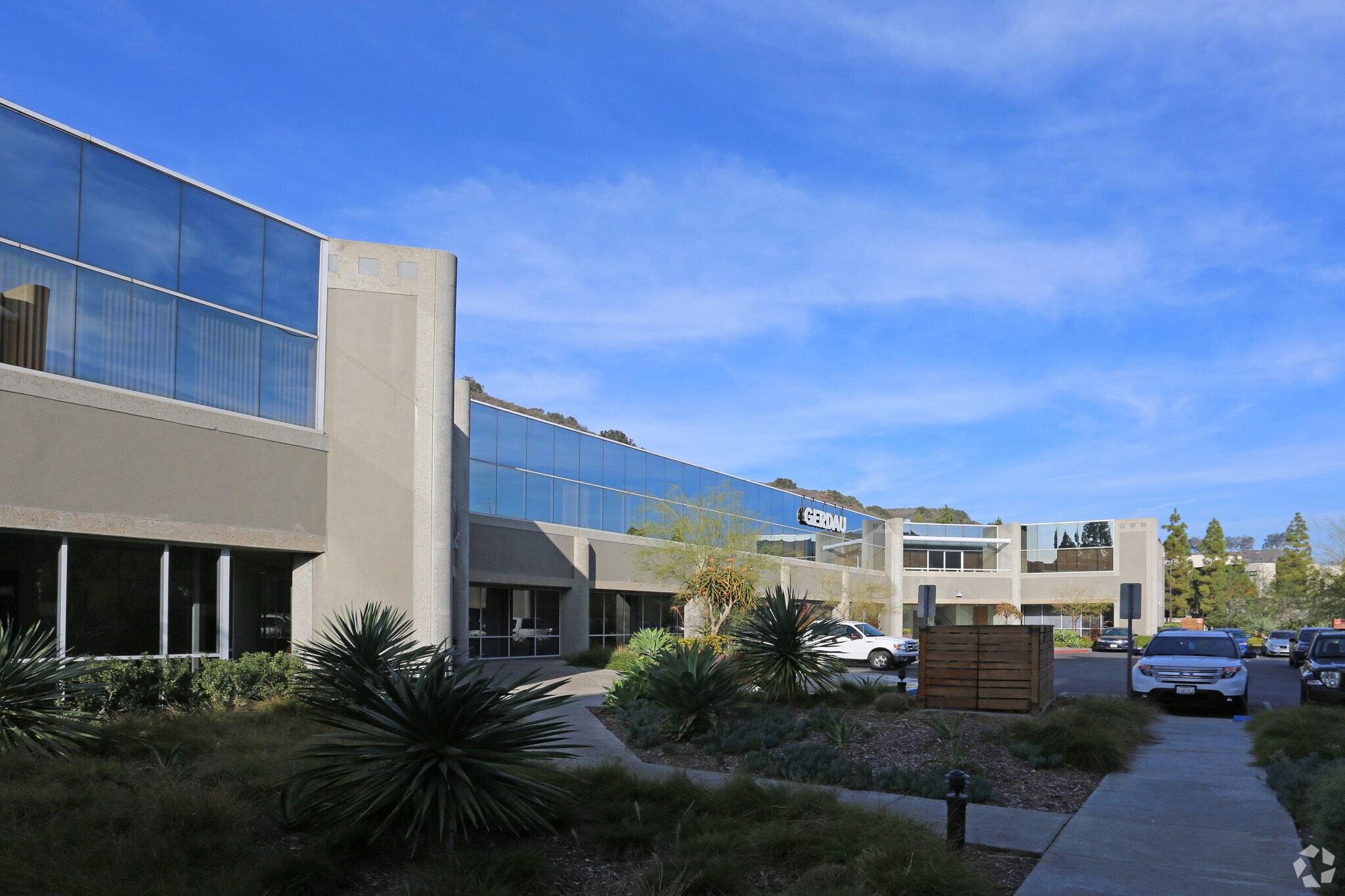 3870 Murphy Canyon Rd, San Diego, CA à louer Photo du bâtiment- Image 1 de 14