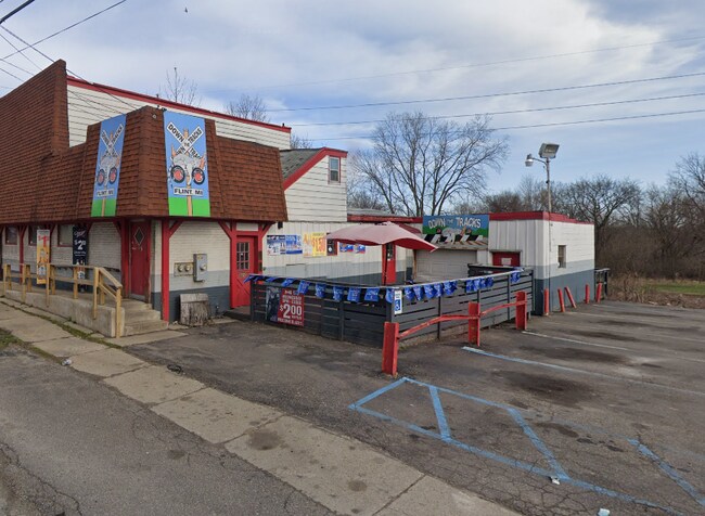 Plus de détails pour 2310 W Court St, Flint, MI - Commerce de détail à vendre