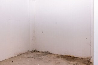 Plus de détails pour Multi-résidentiel à vendre