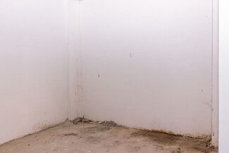 Plus de détails pour Multi-résidentiel à vendre