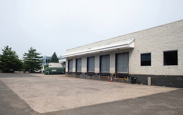 100 Bomont Pl, Totowa, NJ à louer - Photo du bâtiment - Image 3 de 13
